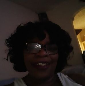 Meet your Posher, Regina